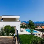 Aria Prestige