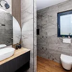 Aria Prestige *