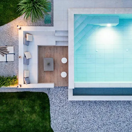 Aria Prestige וילה אופטיה